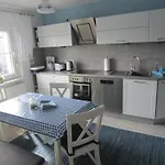 Bienwald Mit Pool Fuer 4 - 6 Personen Mit 3 Schlafzimmern Apartamento