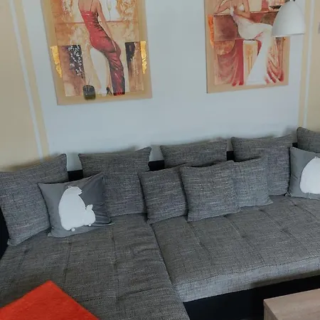 Bienwald Mit Pool Fuer 4 - 6 Personen Mit 3 Schlafzimmern Grobitz