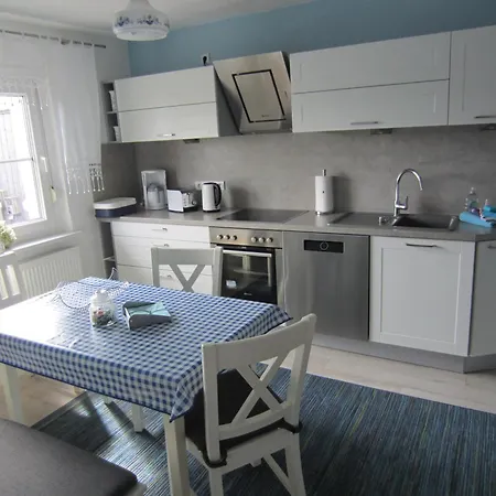 Bienwald Mit Pool Fuer 4 - 6 Personen Mit 3 Schlafzimmern 아파트