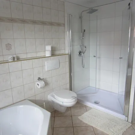 아파트 Bienwald Mit Pool Fuer 4 - 6 Personen Mit 3 Schlafzimmern