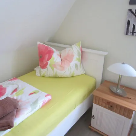 Bienwald Mit Pool Fuer 4 - 6 Personen Mit 3 Schlafzimmern Grobitz