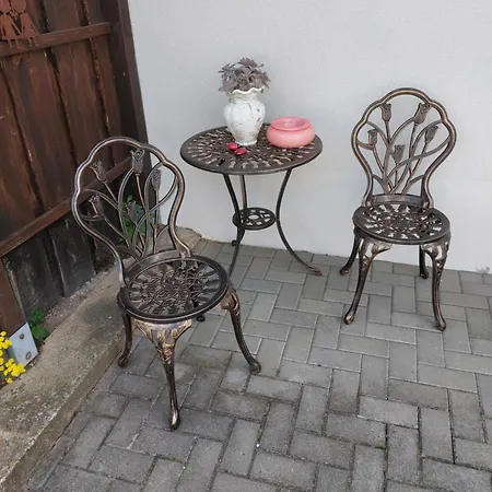 Bienwald Mit Pool Fuer 4 - 6 Personen Mit 3 Schlafzimmern Gröbitz