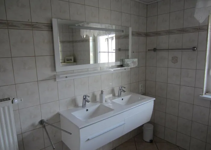 Bienwald Mit Pool Fuer 4 - 6 Personen Mit 3 Schlafzimmern Apartman *