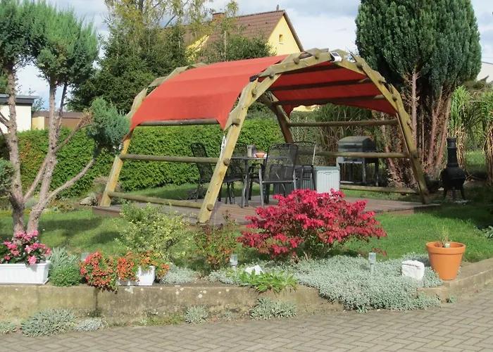 Bienwald Mit Pool Fuer 4 - 6 Personen Mit 3 Schlafzimmern Grobitz